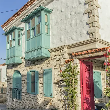 Beyaz Kapi Boutique